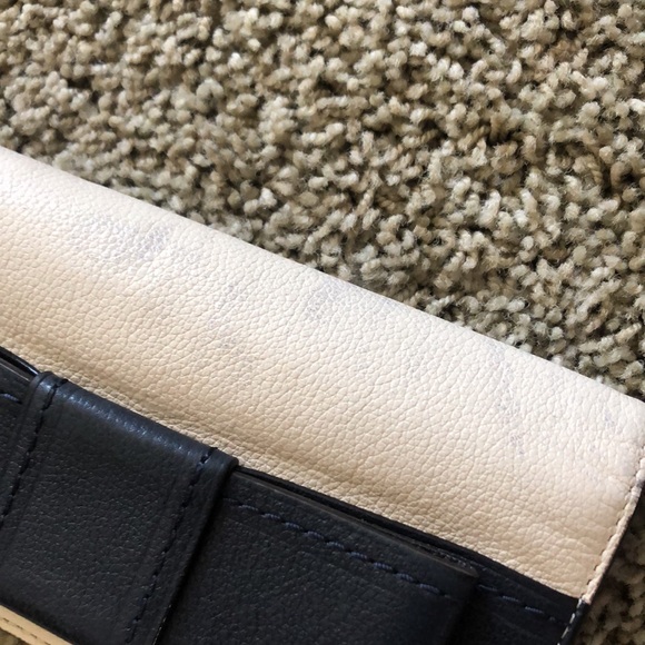 Kate Spade Bow Wallet with Wrist Strap - Picture 5 of 6